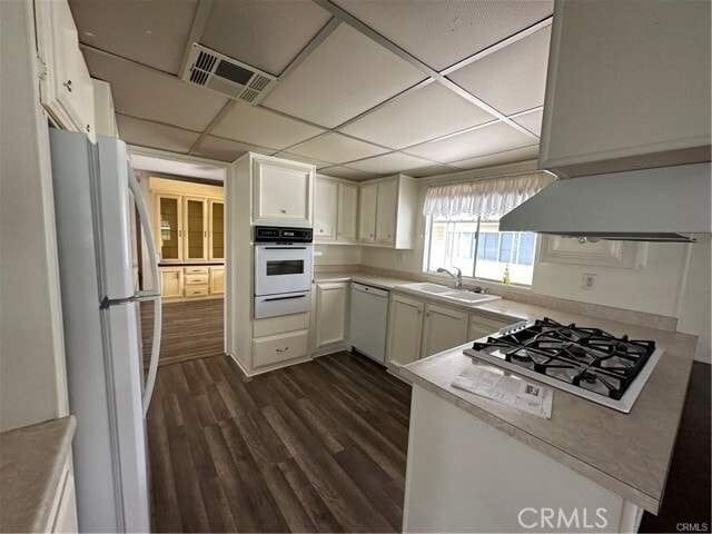 Building Photo - 2230 Lake Park Dr