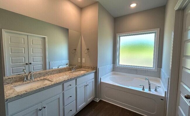 Building Photo - 1027 Echo Rdg Rd