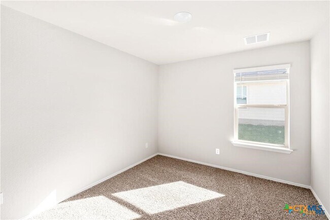 Building Photo - 1605 Mesa Verde Dr