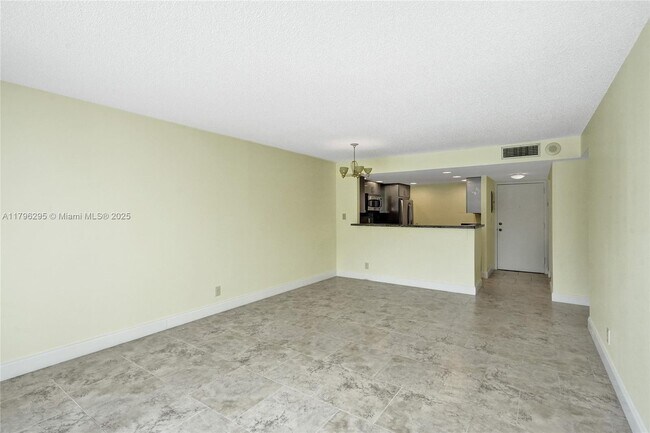 Building Photo - 1800 N Andrews Ave