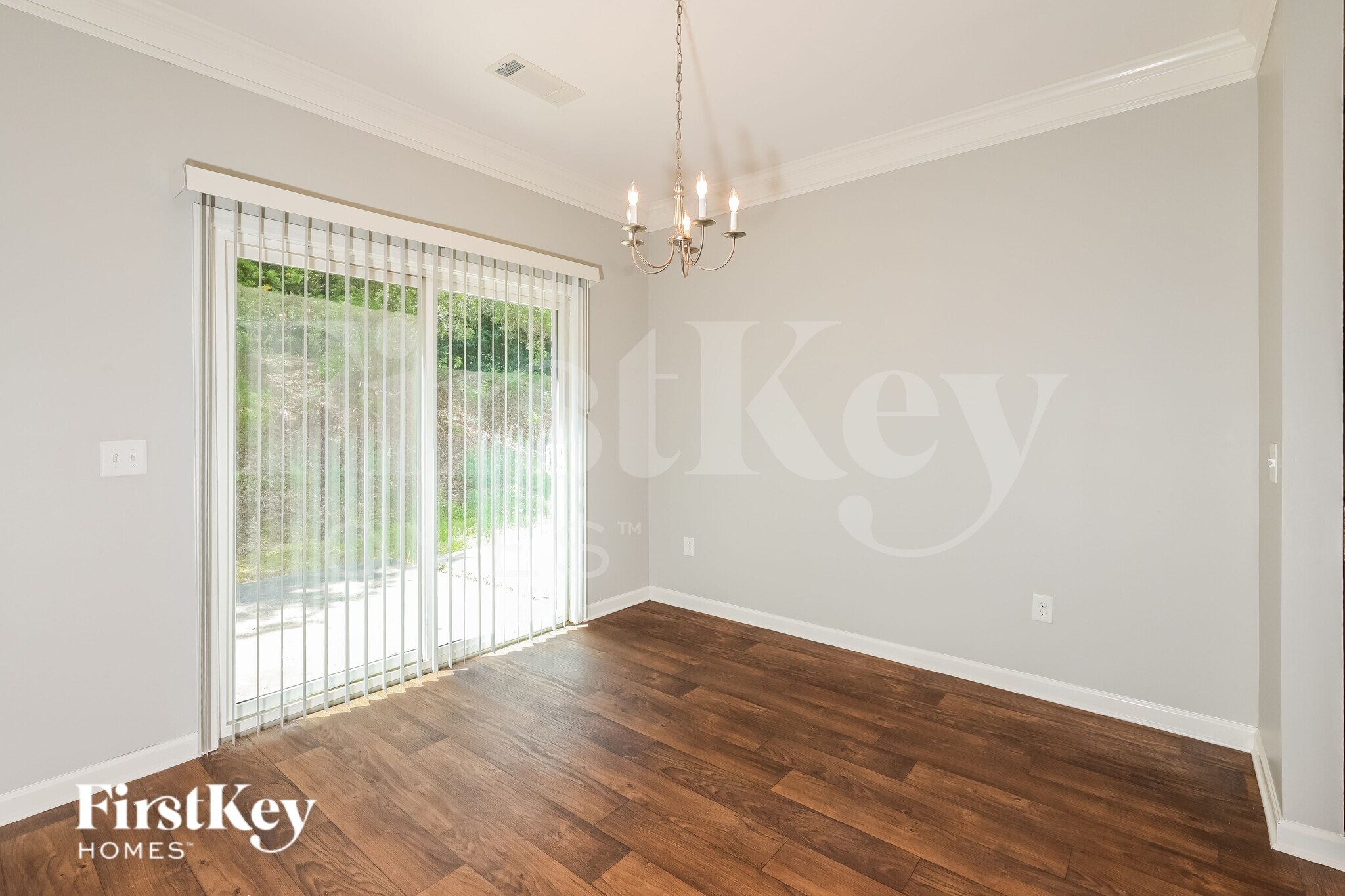 Building Photo - 975 Treymont Way SW