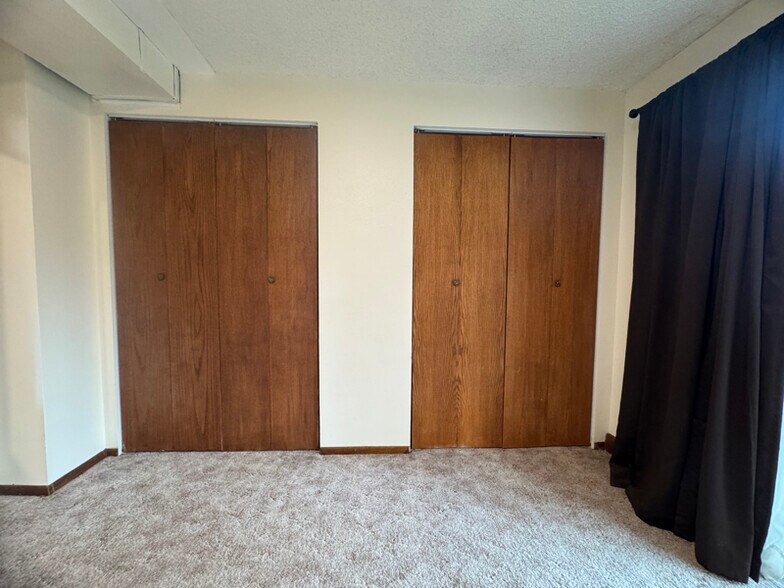 Building Photo - 6404 E 11th Ave