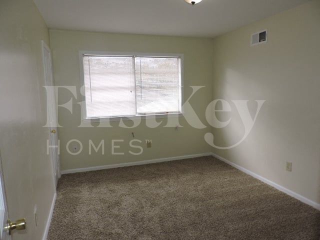 Building Photo - 3347 Bluemont Dr