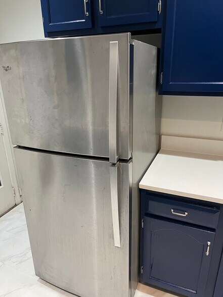 Building Photo - 1602 E St SE