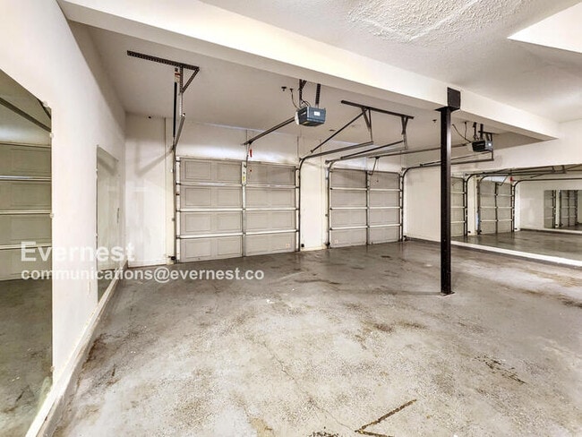Building Photo - 207 Spring Heights Ln