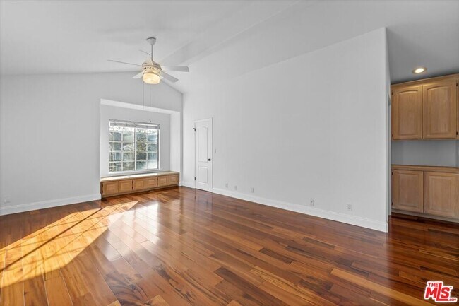 Building Photo - 1561 3rd St