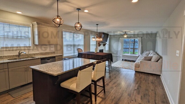 Building Photo - 890 Wild Elm Ct