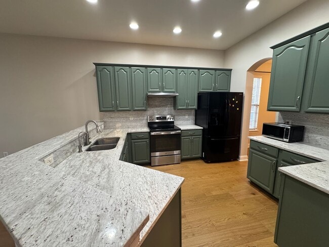 Building Photo - Beautiful 3BR/2.5BA Home in the Ballantyne Area; Great Schools!; Lawn Maintenance Covered