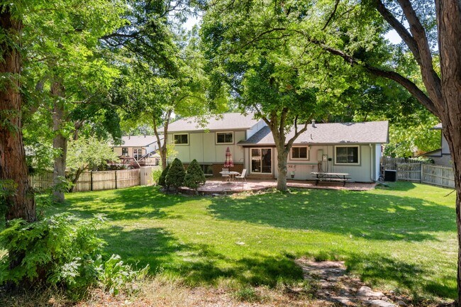 Building Photo - 7426 S Quince Ct