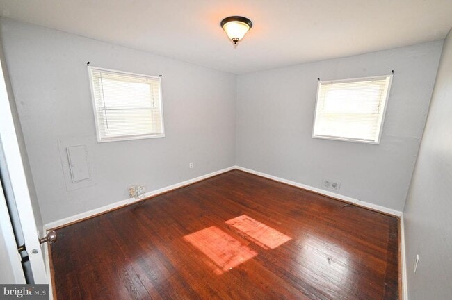 Building Photo - 2610 Lakehurst Ave