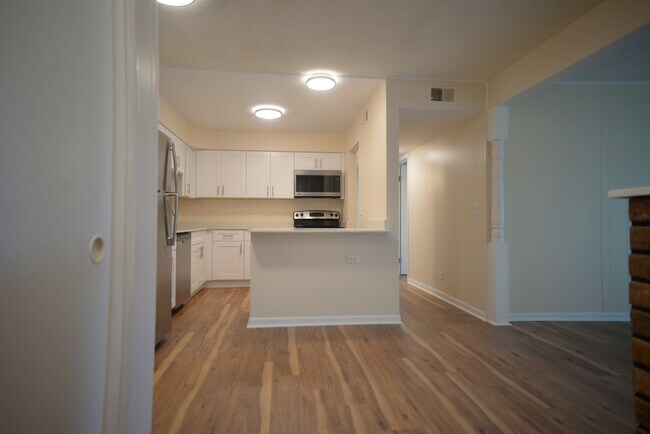 Building Photo - 1205 Pleasant Run Dr