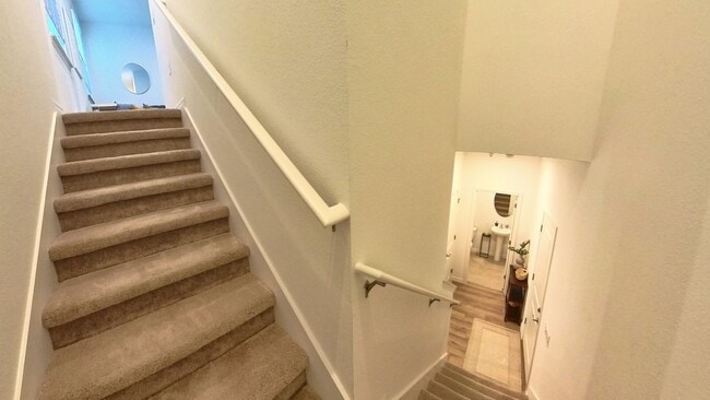 Building Photo - 554 Orient Ave