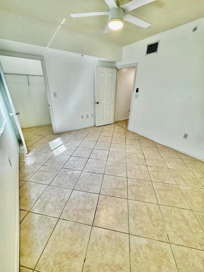 Building Photo - 6458 Emerald Dunes Dr