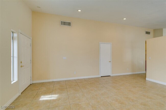 Building Photo - 744 Gritty Garnet Ave