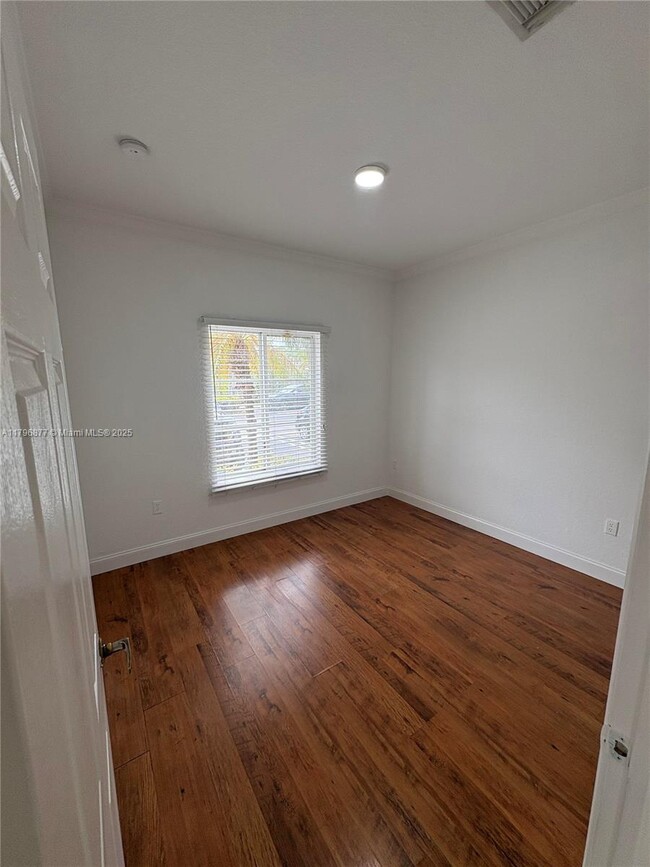 Building Photo - 8301 NW 107th Ct