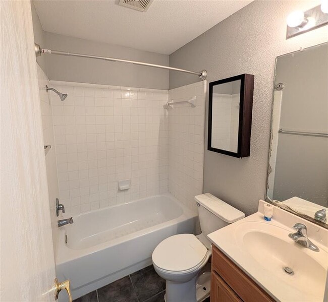 Building Photo - 15107 Nuttall Dr