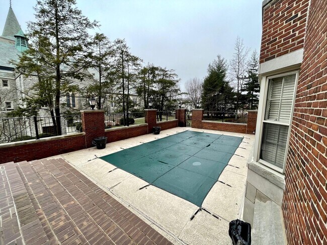 Building Photo - 111 Woodland Ave