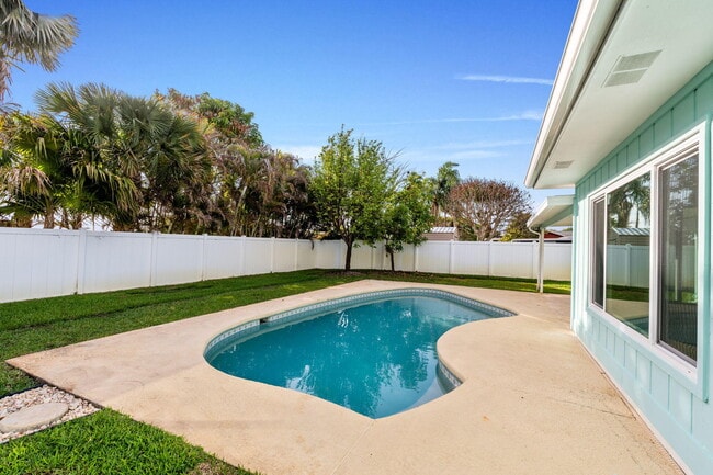 Building Photo - 8675 SW Keathley Ct