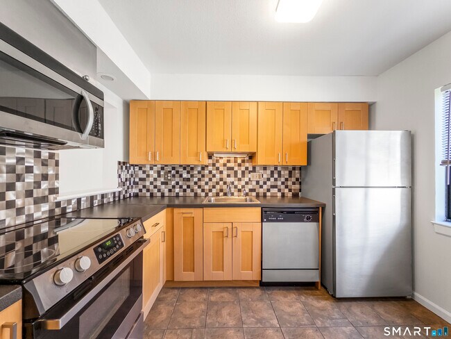 Building Photo - 344 Monticello Dr