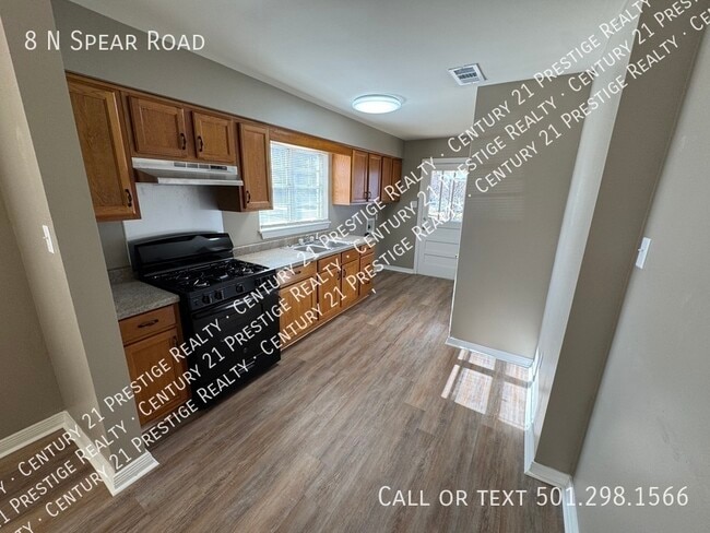 Building Photo - 8 Spear Rd