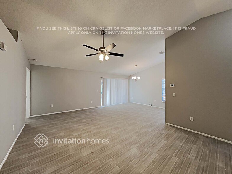 Building Photo - 4727 Bloom Dr