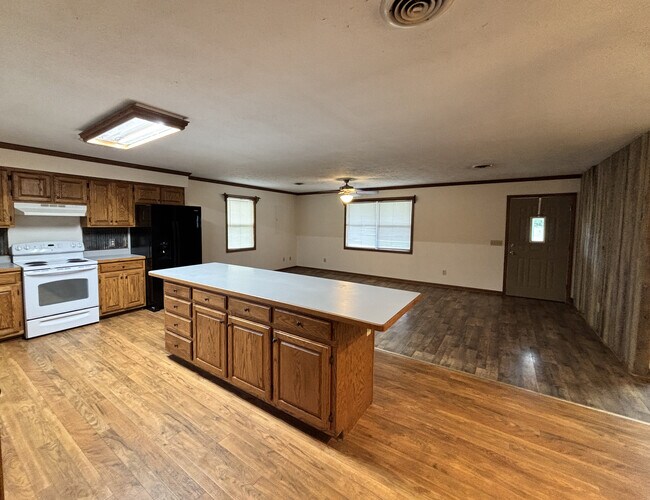 Building Photo - 1500 Murray-Kittrell Rd