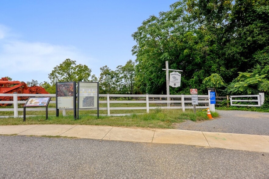 Building Photo - 106 Saint Ives Pl