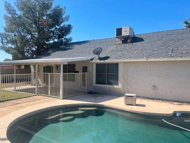 Building Photo - 16435 S 43rd St