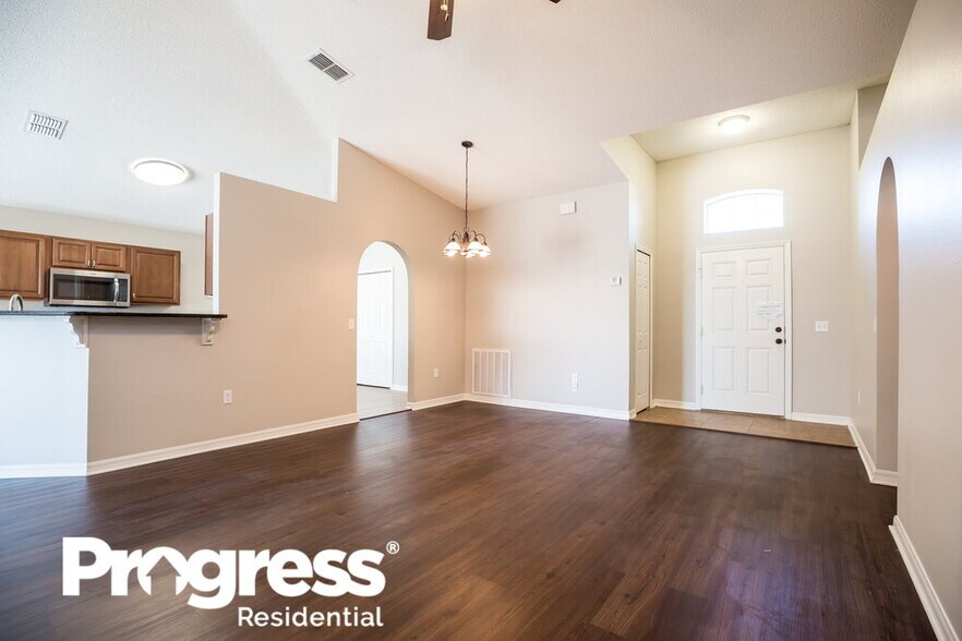 Building Photo - 5470 Silver Thistle Ln