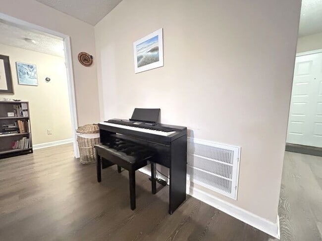 Building Photo - North Druid Hills Hidden Gem! 2 Bed - 2 Bath Near Emory, Available Late July!