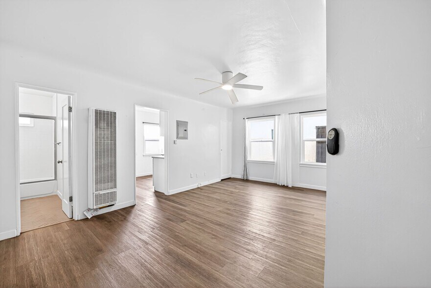 Building Photo - 636 Linden Ave