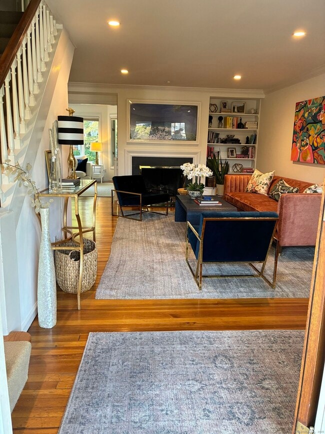 Building Photo - 71 Benjamin St