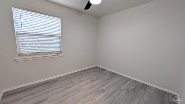 Building Photo - 9644 Hollowbrook Dr