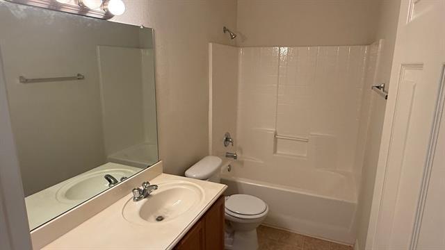 Building Photo - 519 Creekside Dr