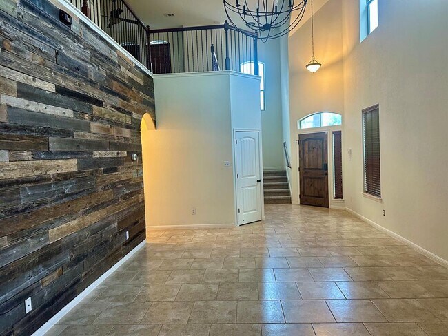 Building Photo - 7233 Menchaca Rd