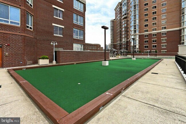 Building Photo - 2151 Jamieson Ave