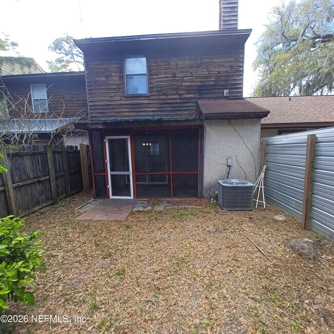 Building Photo - 1201 Douglas St