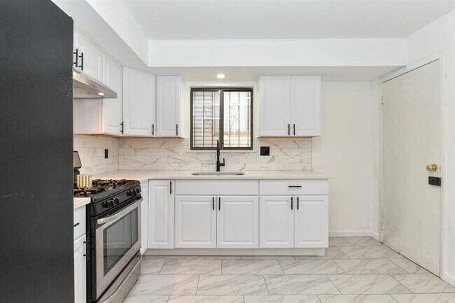 Building Photo - 1308 46th St