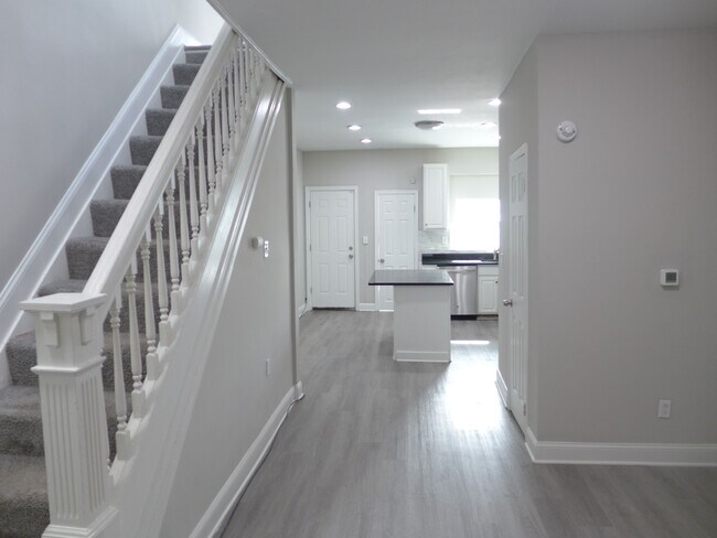 Building Photo - 619 McKewin Ave