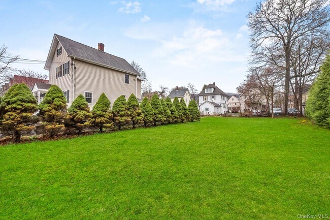 Building Photo - 78 E Maltbie Ave