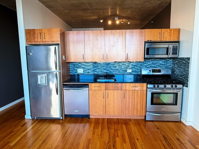 Building Photo - 1720 S Michigan Ave