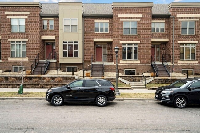 Building Photo - 737 Victoria Street S