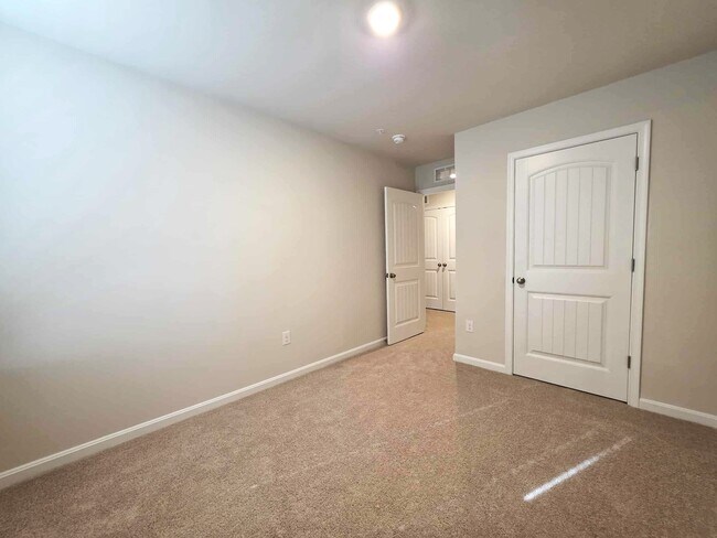 Building Photo - 1424 Sugarplum Ln