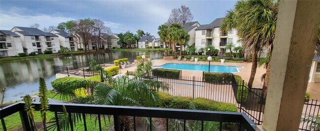 Building Photo - 1972 Lake Atriums Cir