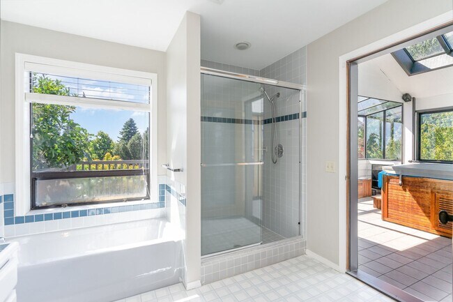 Building Photo - 4bd/3ba Seattle Home