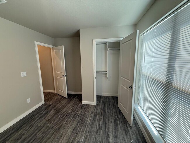 Building Photo - 65 Maverick Dr