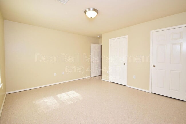 Building Photo - 6022 S Newport Ave