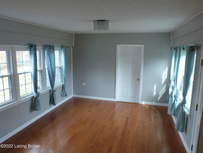 Building Photo - 701 Rudy Ln