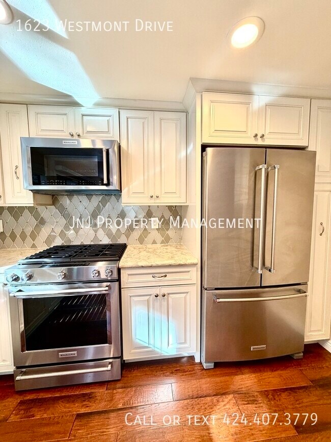 Building Photo - 1623 Westmont Dr