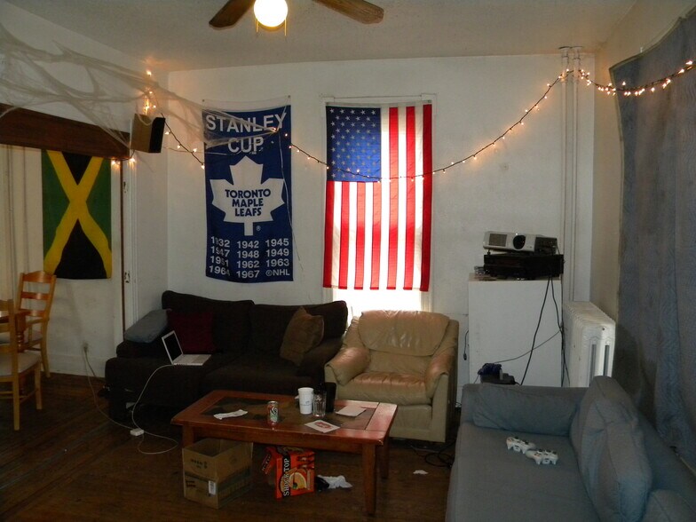 Building Photo - 1203 8th St SE